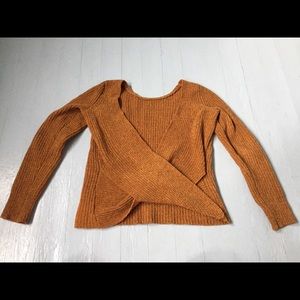 💘💘 American Eagle small cross-back sweater
